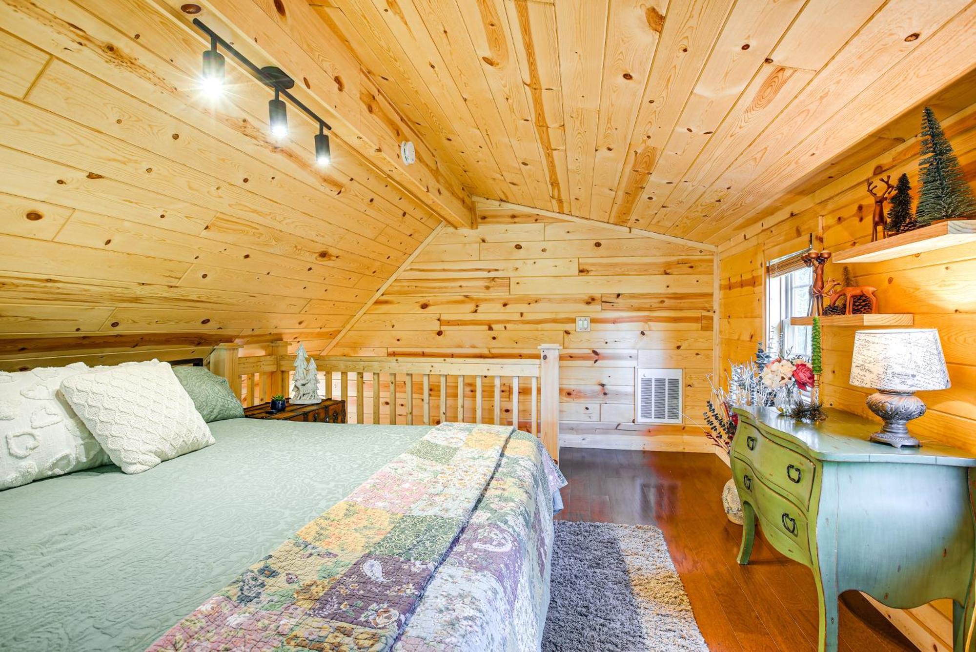 Idyllic Cabin In The Heart Of Hocking Hills Rockbridge エクステリア 写真