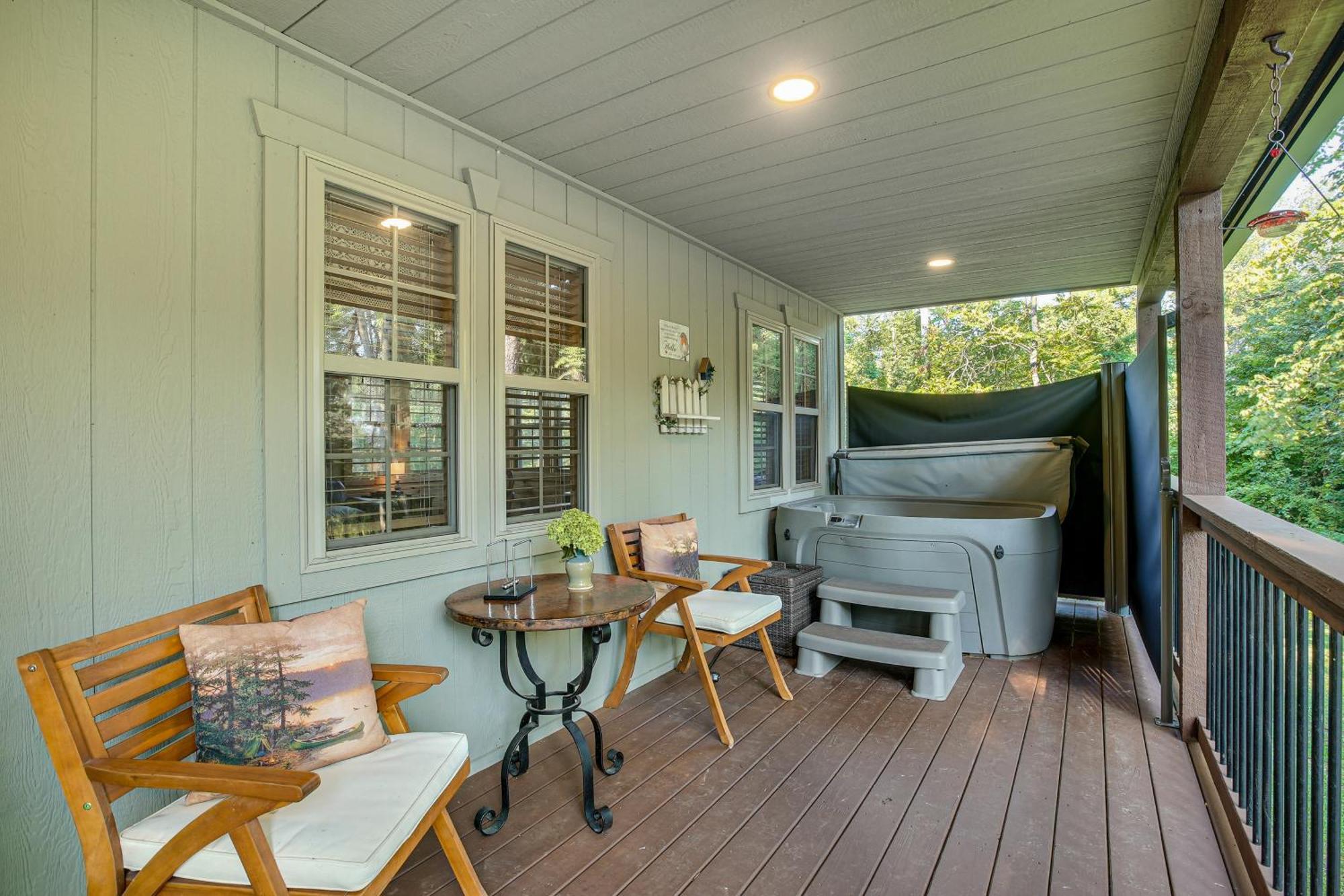 Idyllic Cabin In The Heart Of Hocking Hills Rockbridge エクステリア 写真
